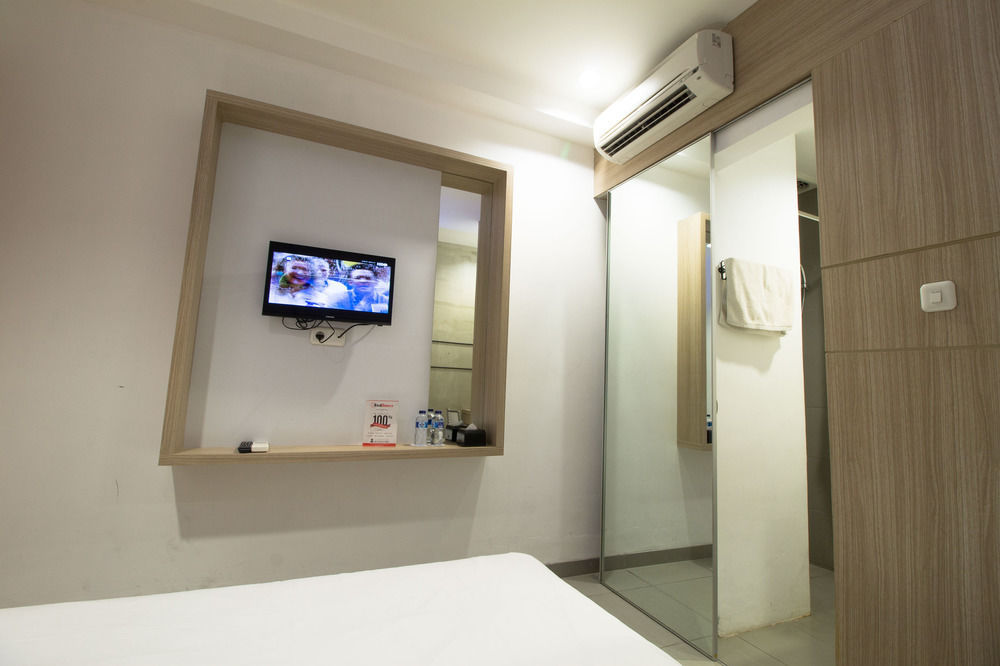 Reddoorz Plus @ Setiabudi Eight Jakarta Luaran gambar