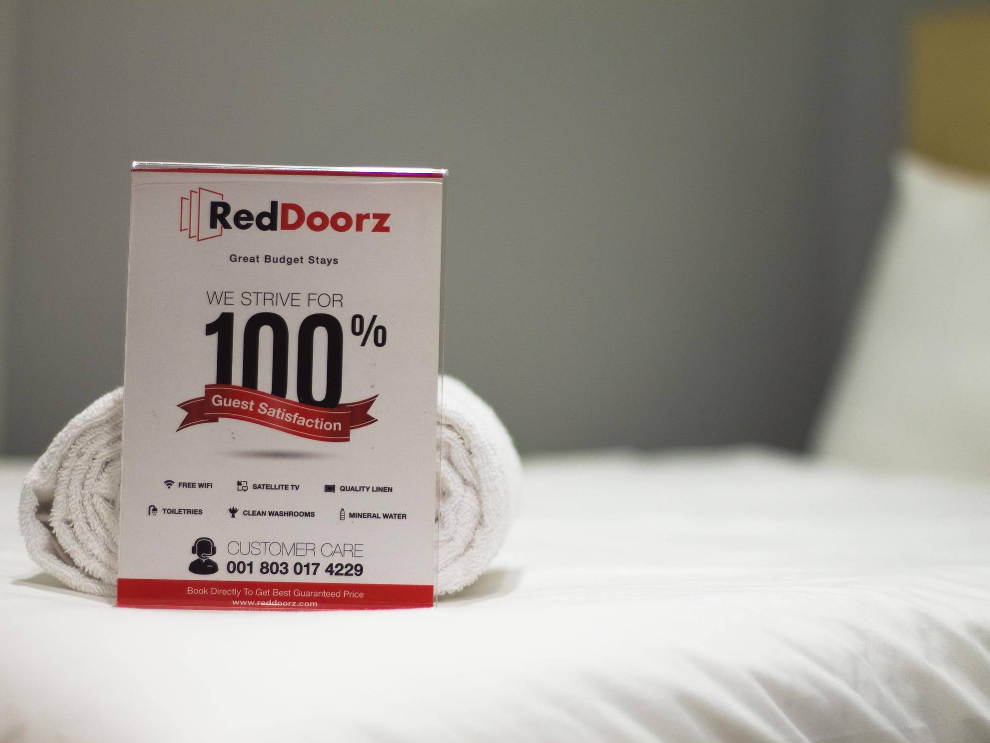 Reddoorz Plus @ Setiabudi Eight Jakarta Luaran gambar