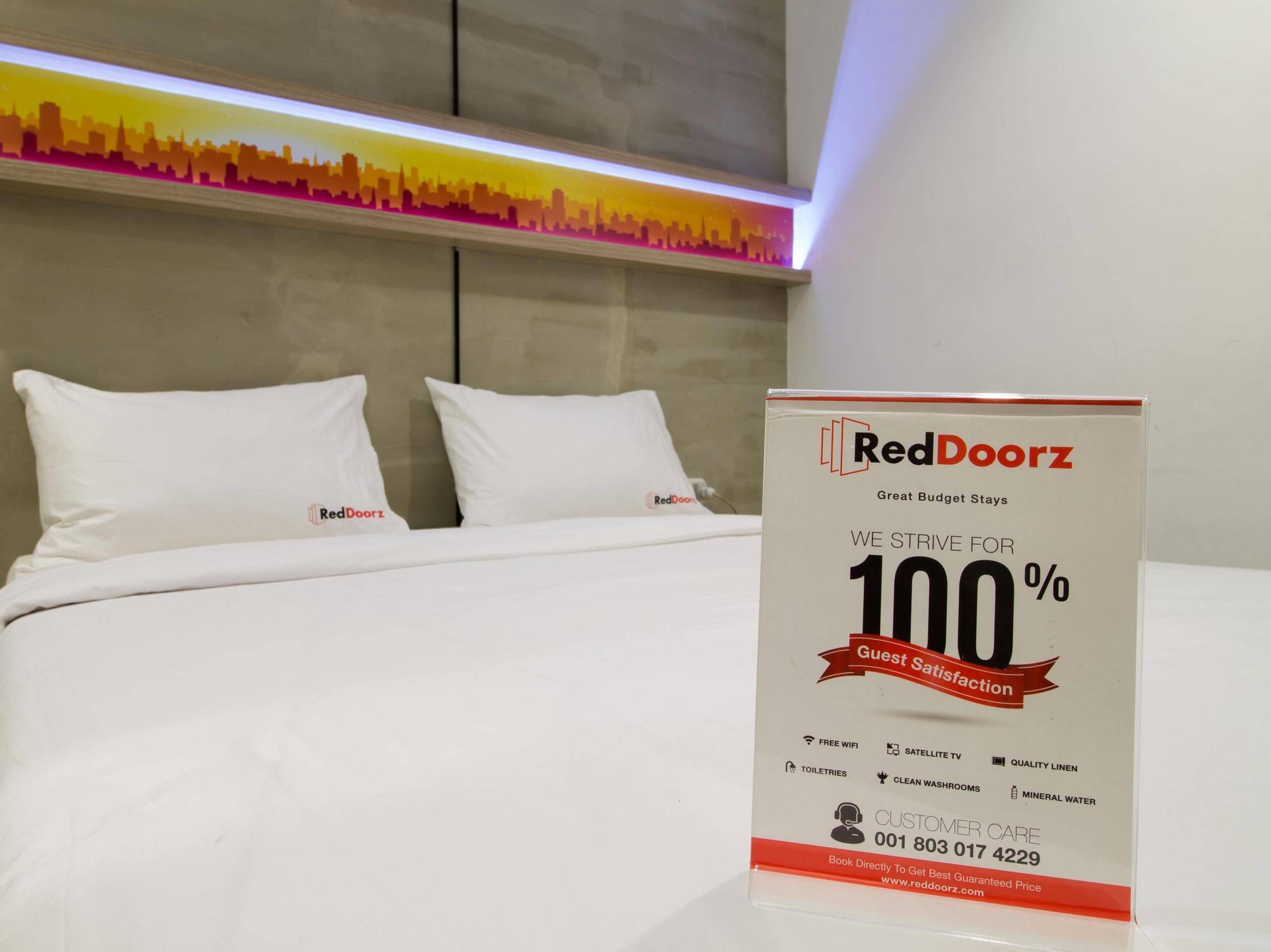 Reddoorz Plus @ Setiabudi Eight Jakarta Luaran gambar